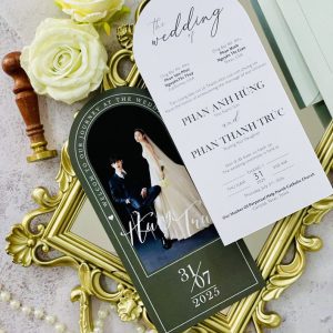Modern Couple Photo Green Oval Wedding Invitation