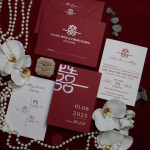 Thiệp đỏ truyền thống