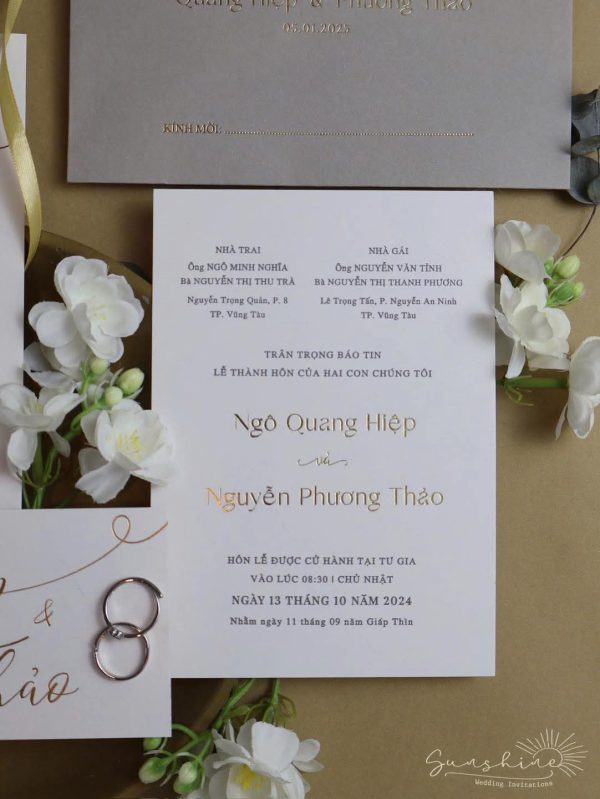 THIỆP CƯỚI LÀ CHIẾC CẦU NỐI ĐẦU TIÊN GIỮA TÌNH YÊU VÀ GIA ĐÌNH - Image 3