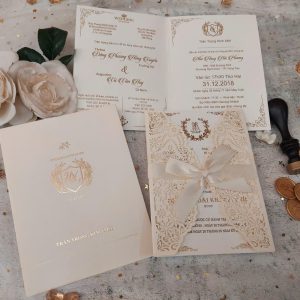 Thiệp cưới đứng cổ điển
