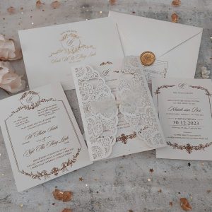 Thiệp cưới trắng cổ điển
