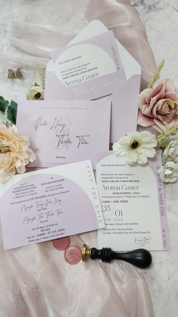 thiệp cưới tím pastel - nhẹ nhàng như một lời thủ thỉ của tình yêu
