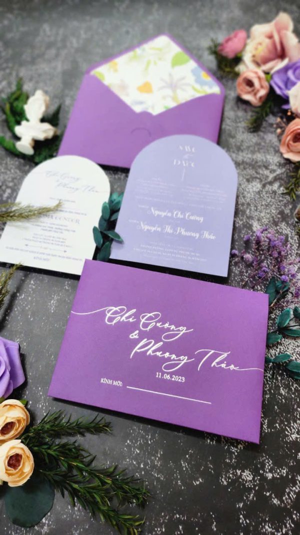 Thiệp cưới tím đậm – sang trọng, sâu lắng và đầy cuốn hút. - Image 2
